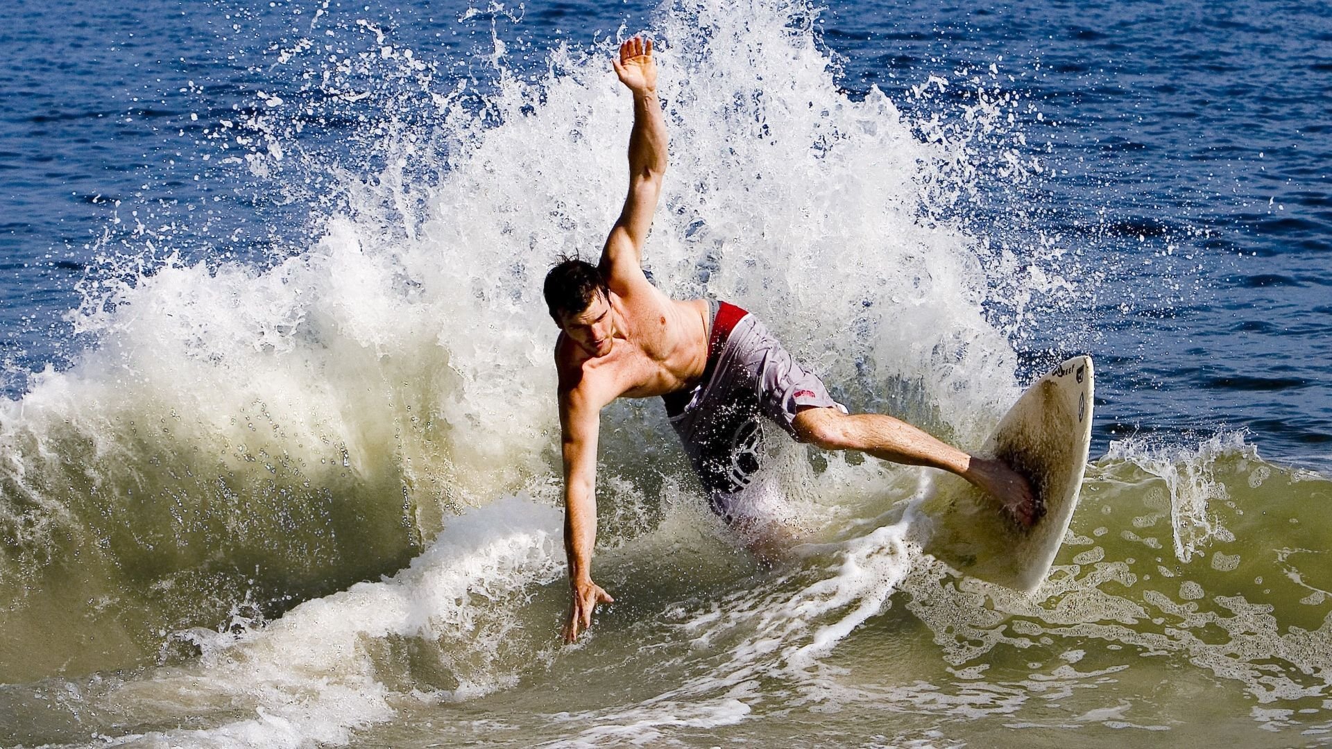 跨越山海的双重征服，从老鹰淘汰新疆到戈贝尔总决赛接管