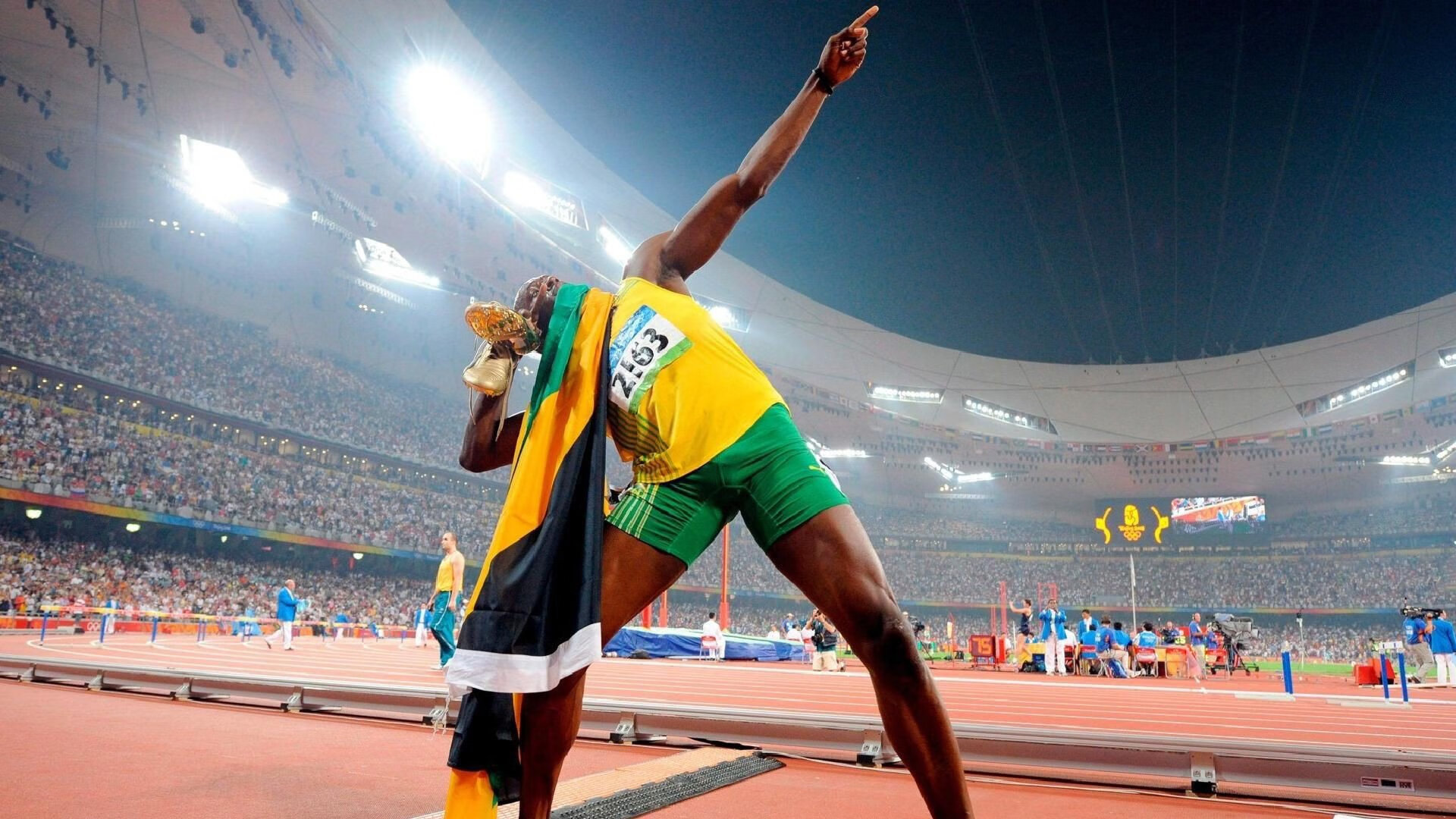 赛道上的孤影，阿隆索统治全场，哈斯鏖战阿斯顿马丁